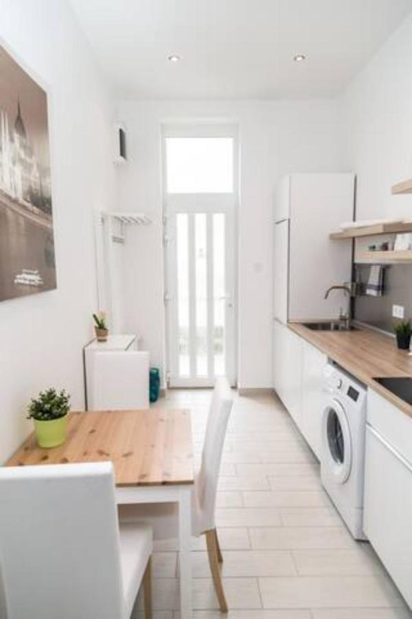 Hi-Bp Sunny Home Apartments In The Heart Of Budapest Exterior foto